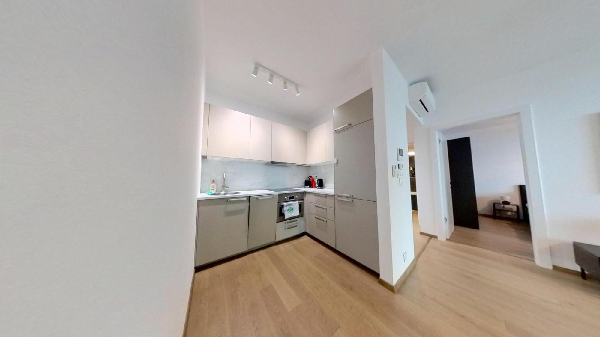 The First Skyscraper In Slovakia Apartment Bratislava Ngoại thất bức ảnh